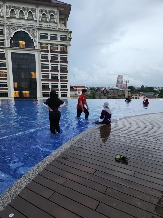 Nusa Luxurious Suite 哥打巴鲁 外观 照片