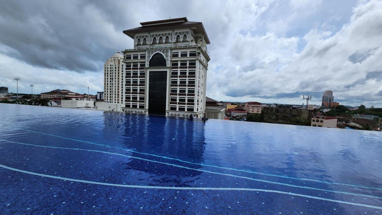 Nusa Luxurious Suite 哥打巴鲁 外观 照片