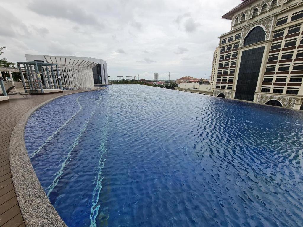 Nusa Luxurious Suite 哥打巴鲁 外观 照片